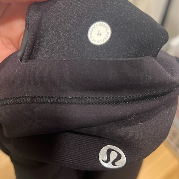 Lululemon In Movement Tight 25" *Everlux Black - Picture 6 of 6
